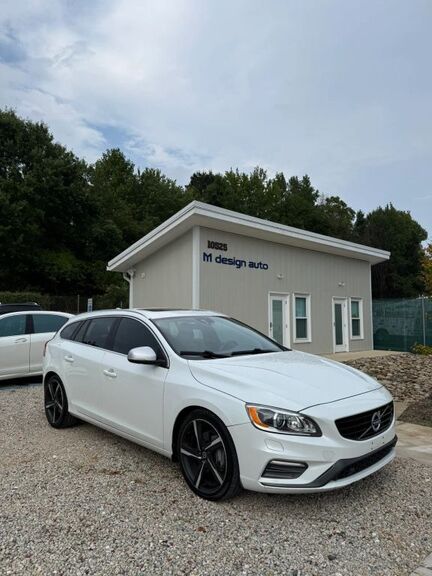 2016 VOLVO V60