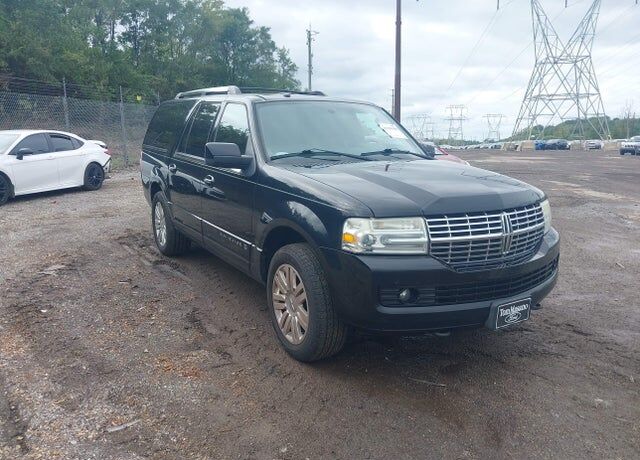 2011 LINCOLN Navigator