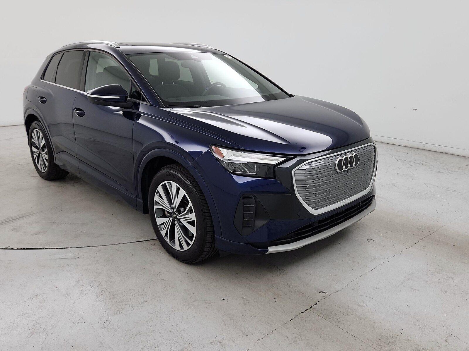 2023 AUDI Q4