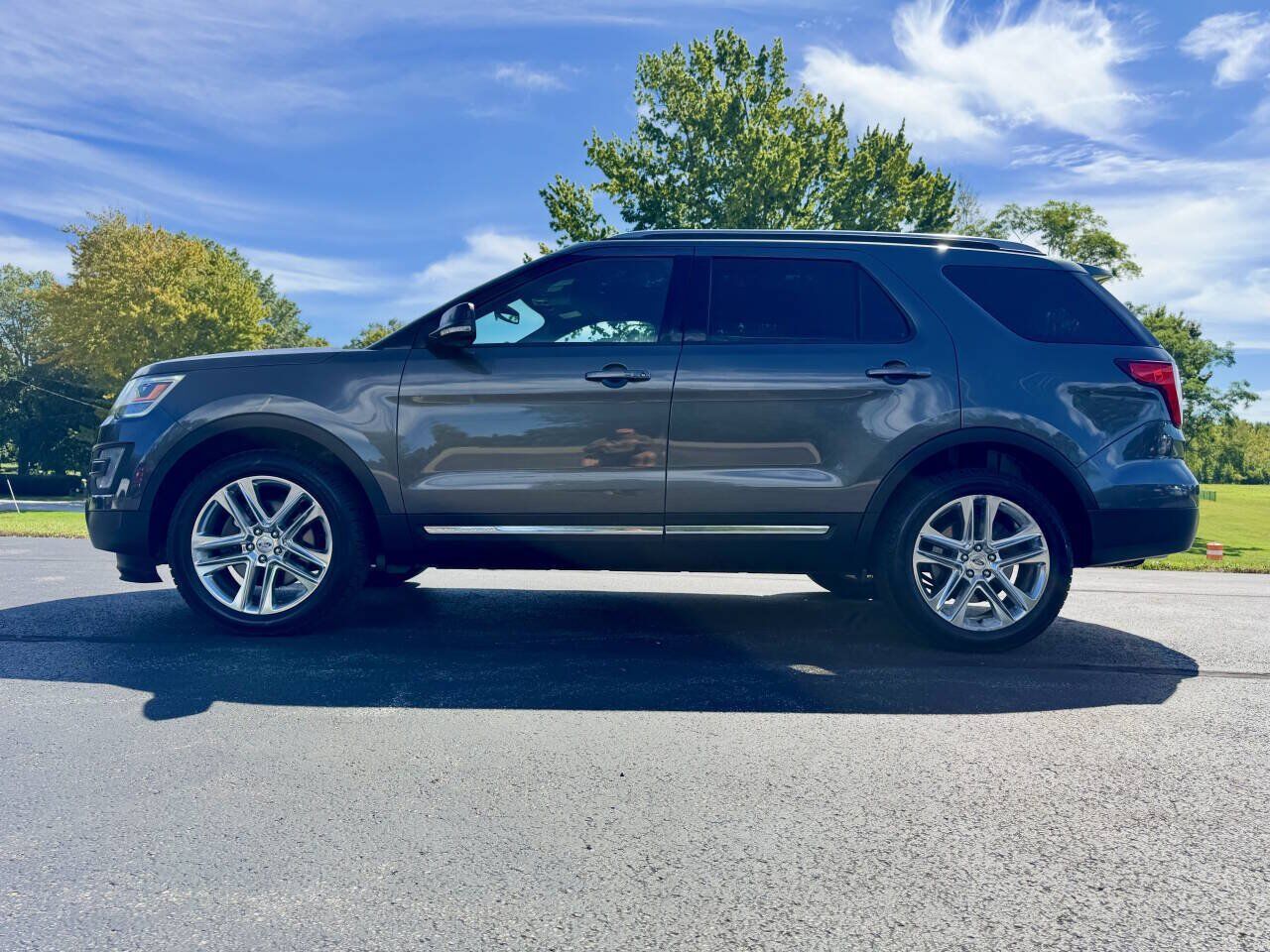 2017 FORD Explorer
