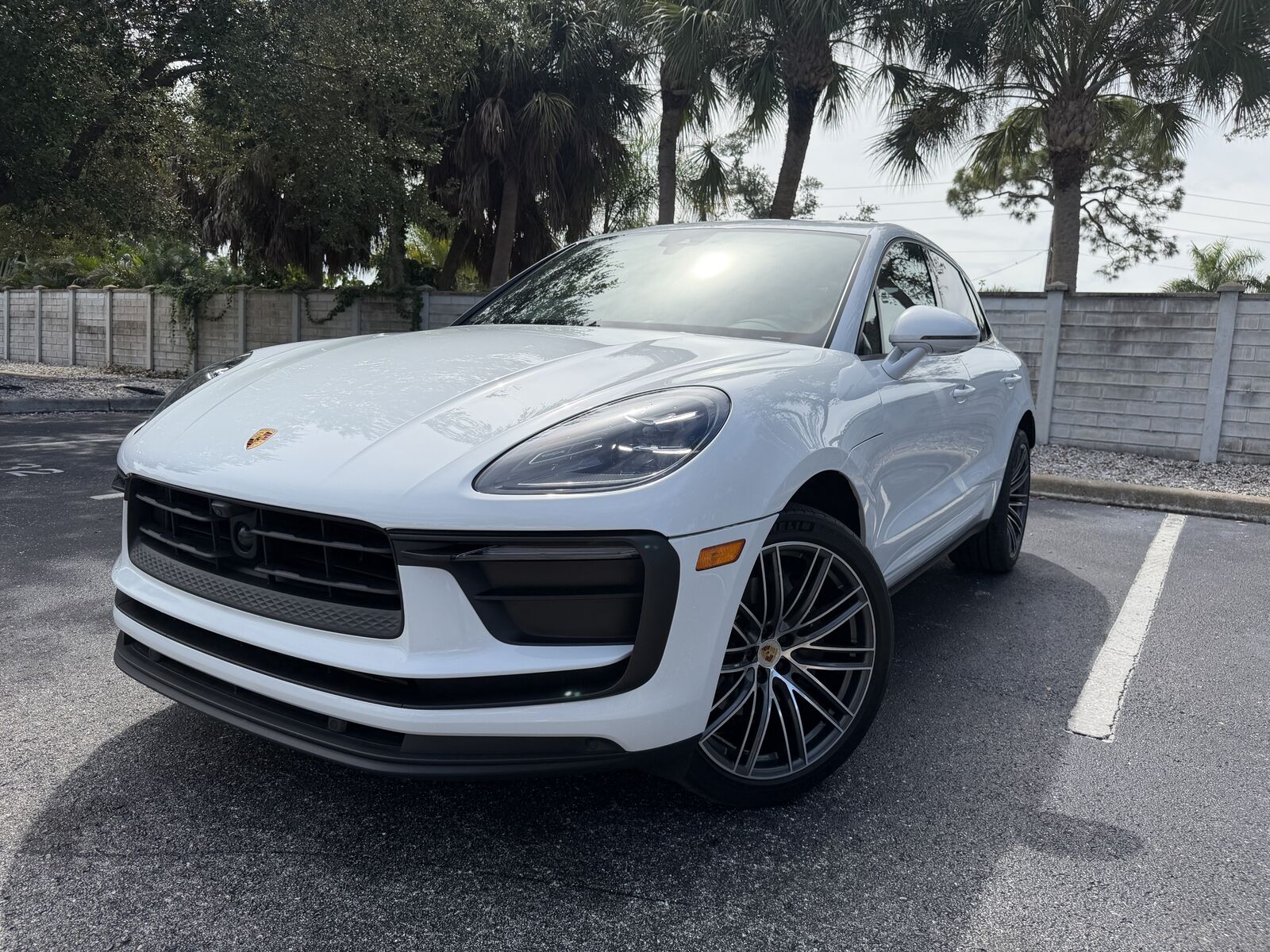 2024 PORSCHE Macan