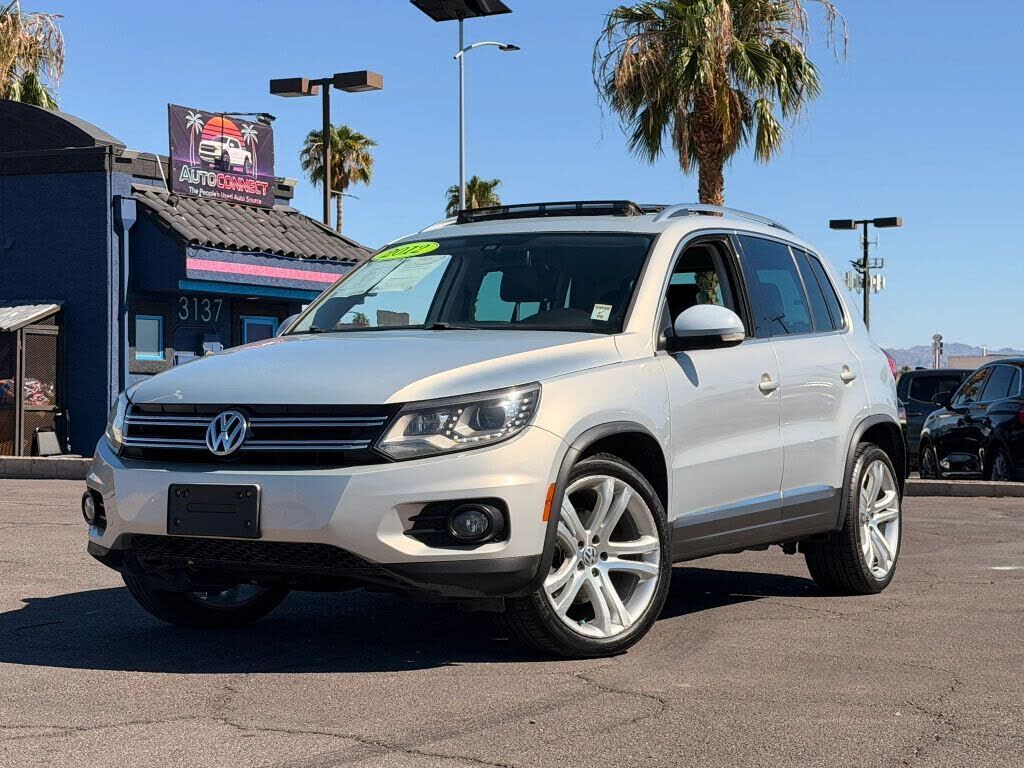 2012 VOLKSWAGEN Tiguan