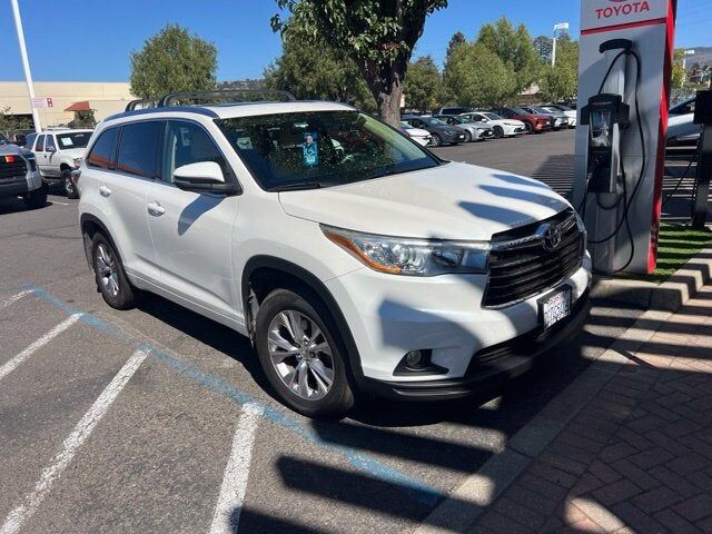 2015 TOYOTA Highlander