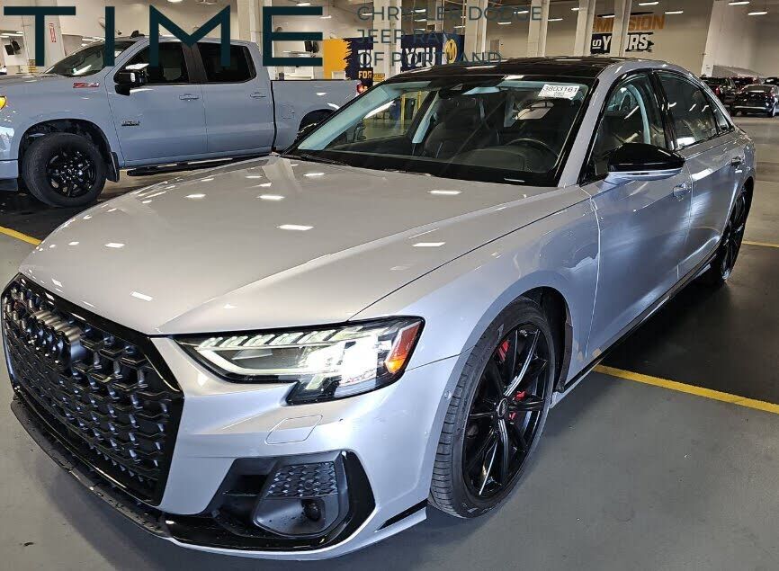 2022 AUDI S8