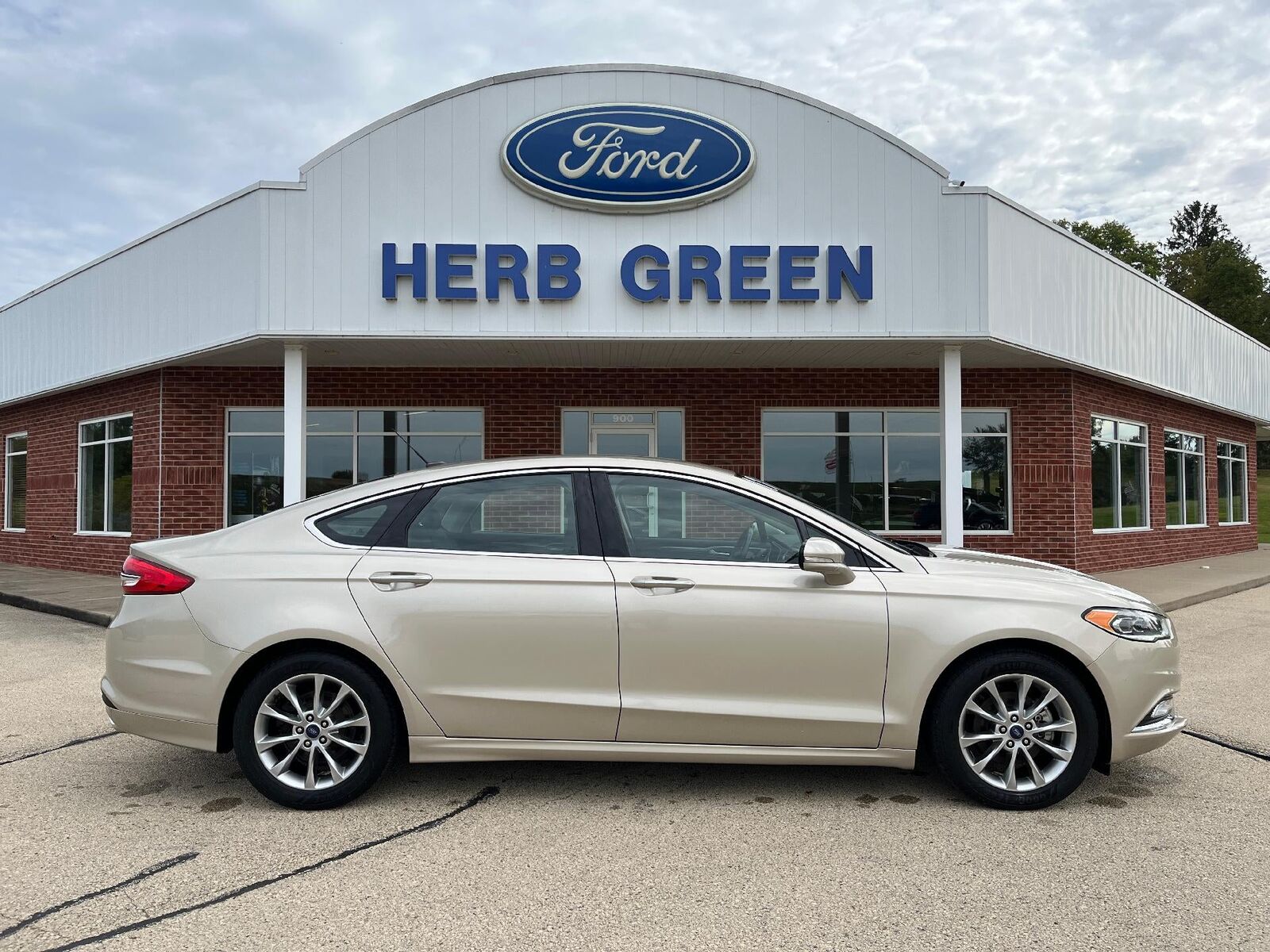 2017 FORD Fusion