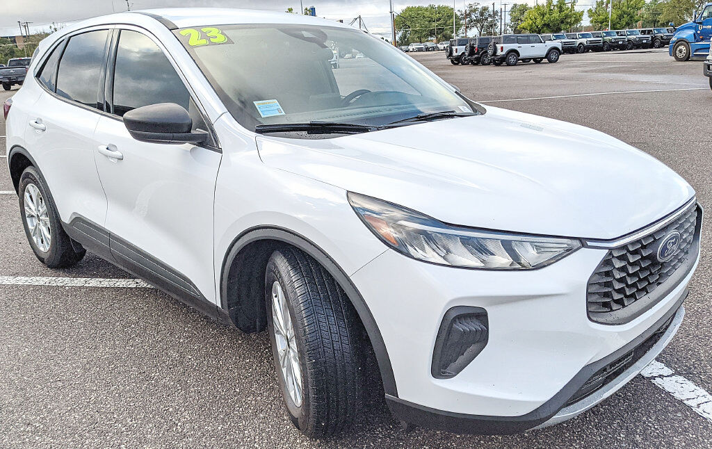 2023 FORD Escape