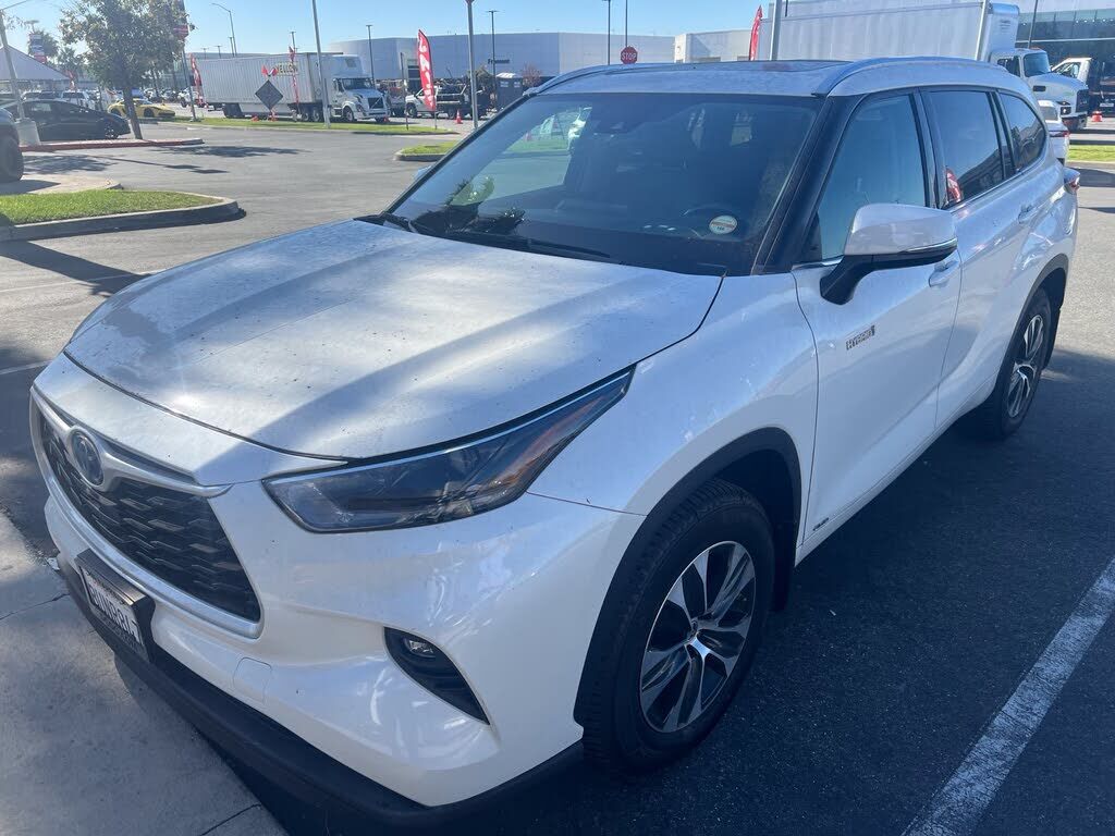 2021 TOYOTA Highlander
