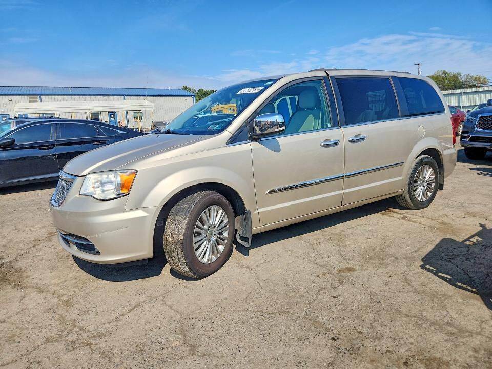2015 CHRYSLER Town and Country