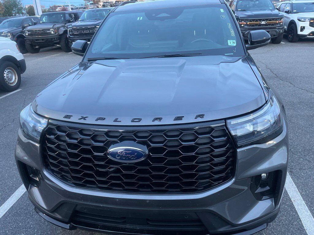 2025 FORD Explorer