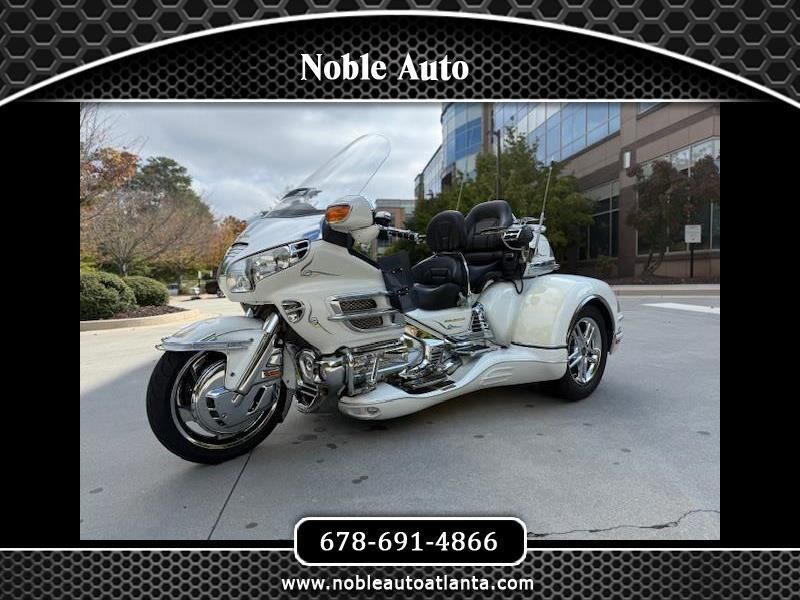 2004 HONDA GL1800