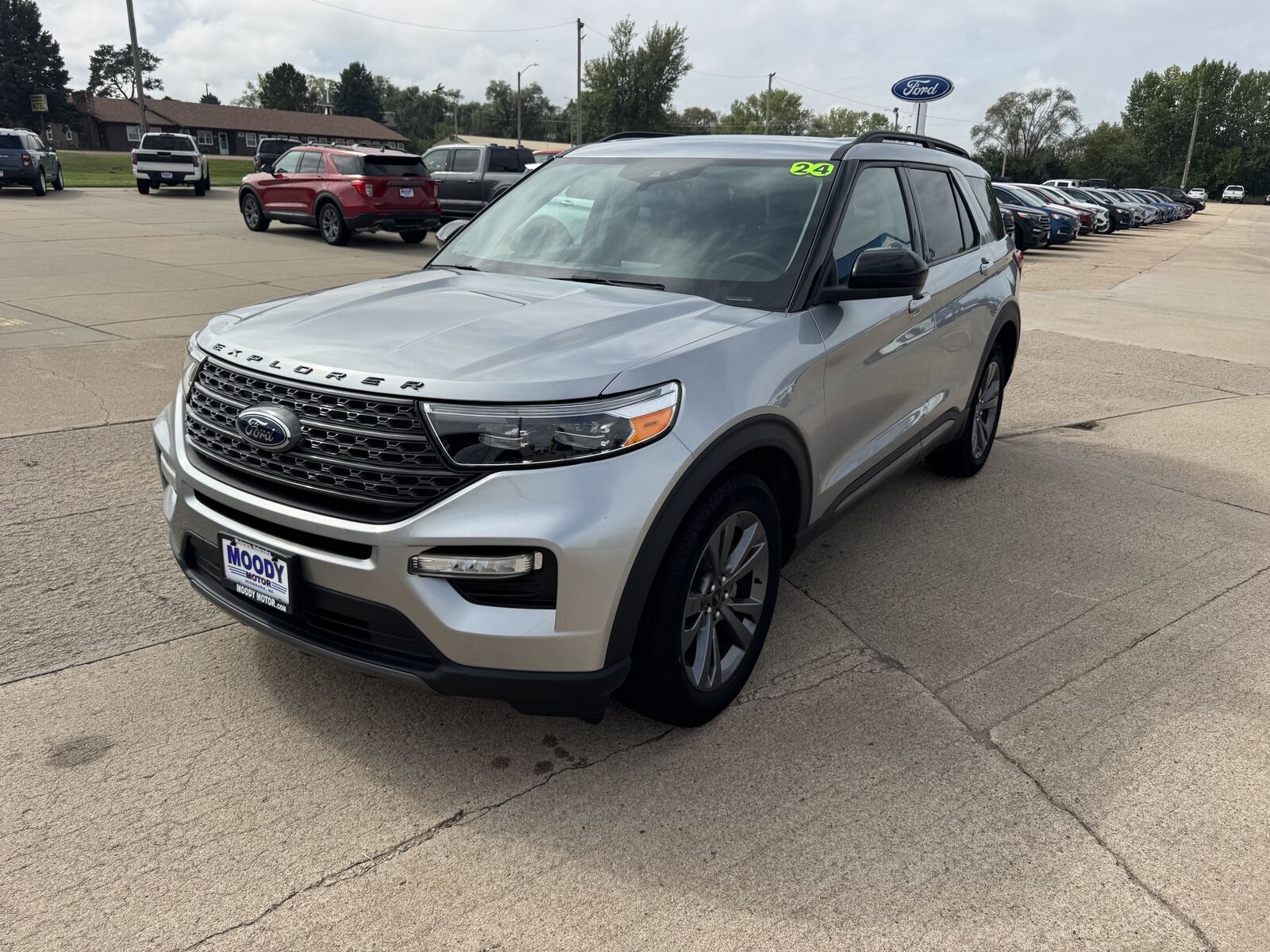 2024 FORD Explorer