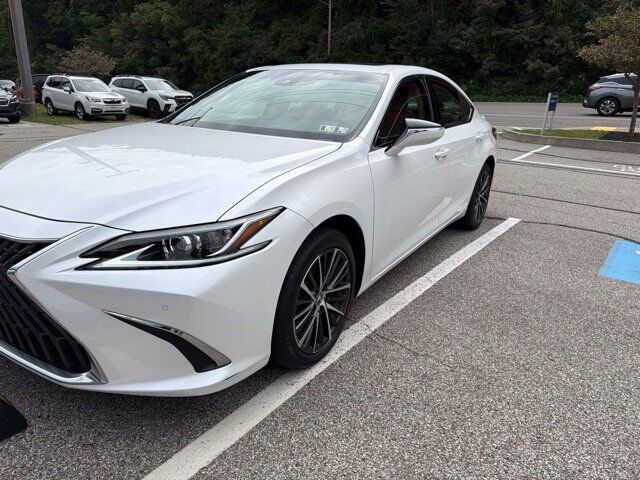 2024 LEXUS ES