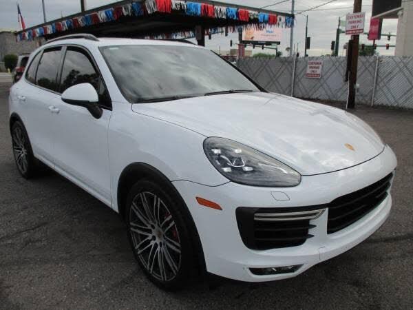 2017 PORSCHE Cayenne