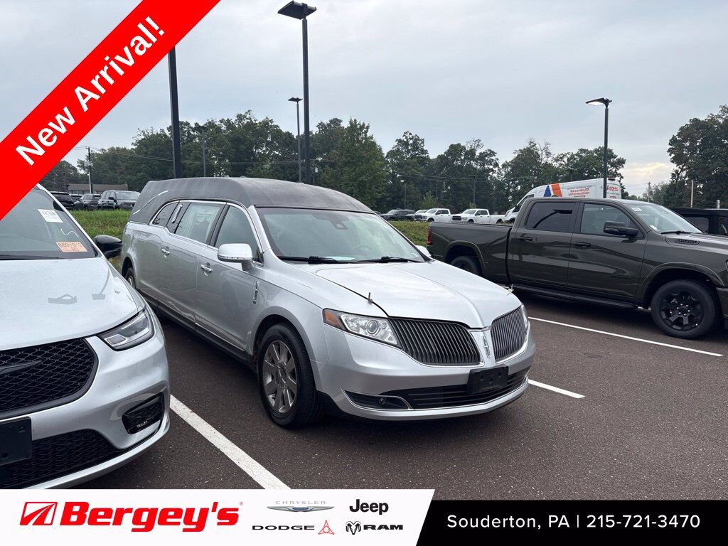 2013 LINCOLN MKT