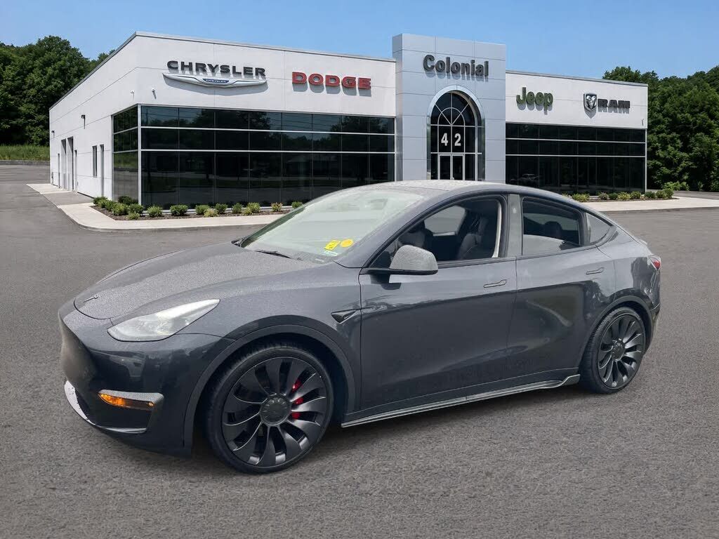 2024 TESLA Model Y