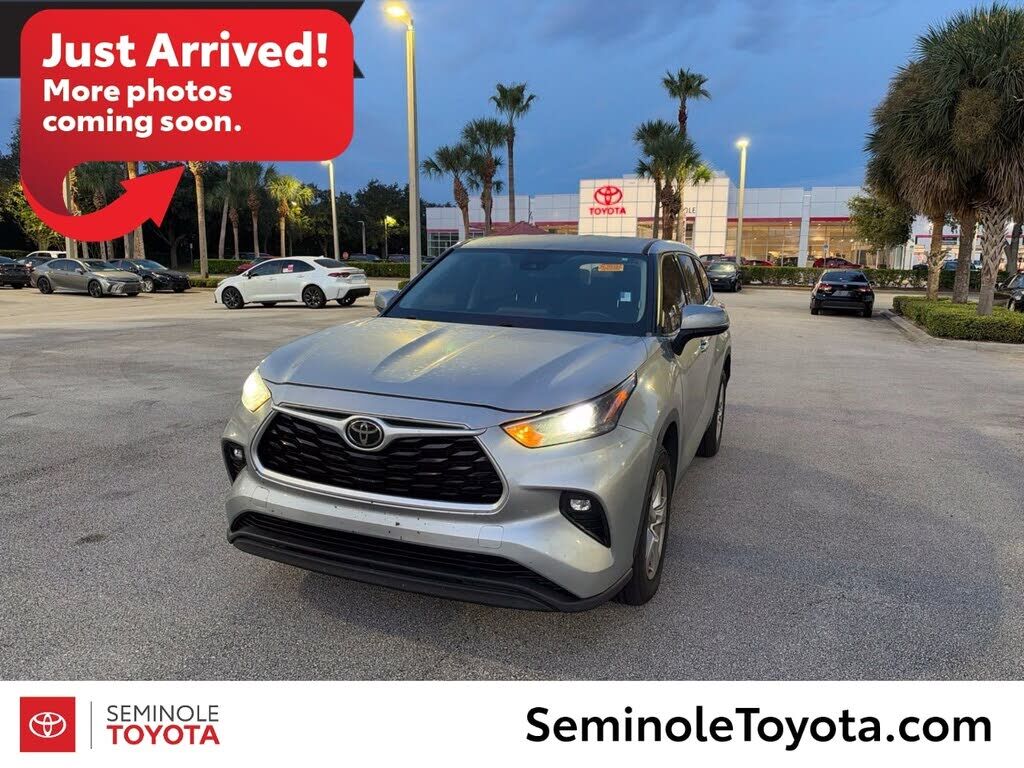 2022 TOYOTA Highlander