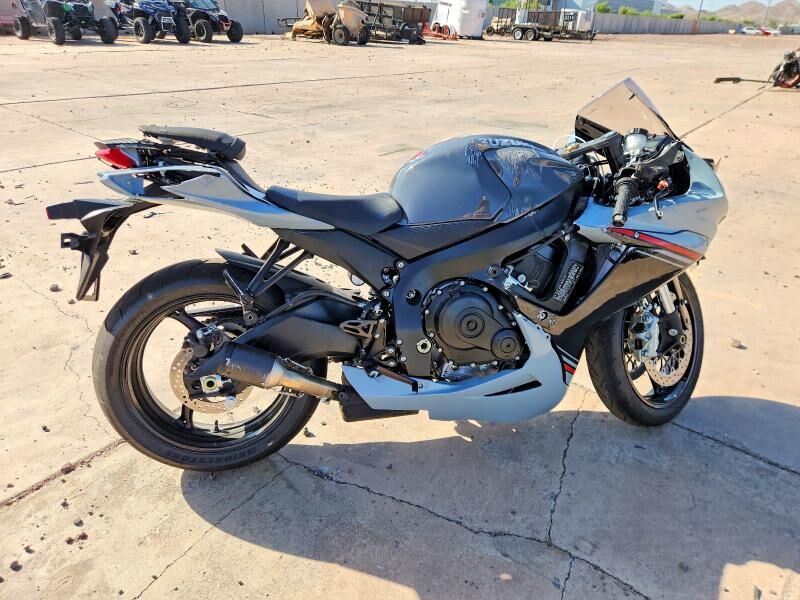 2025 SUZUKI GSX-R600