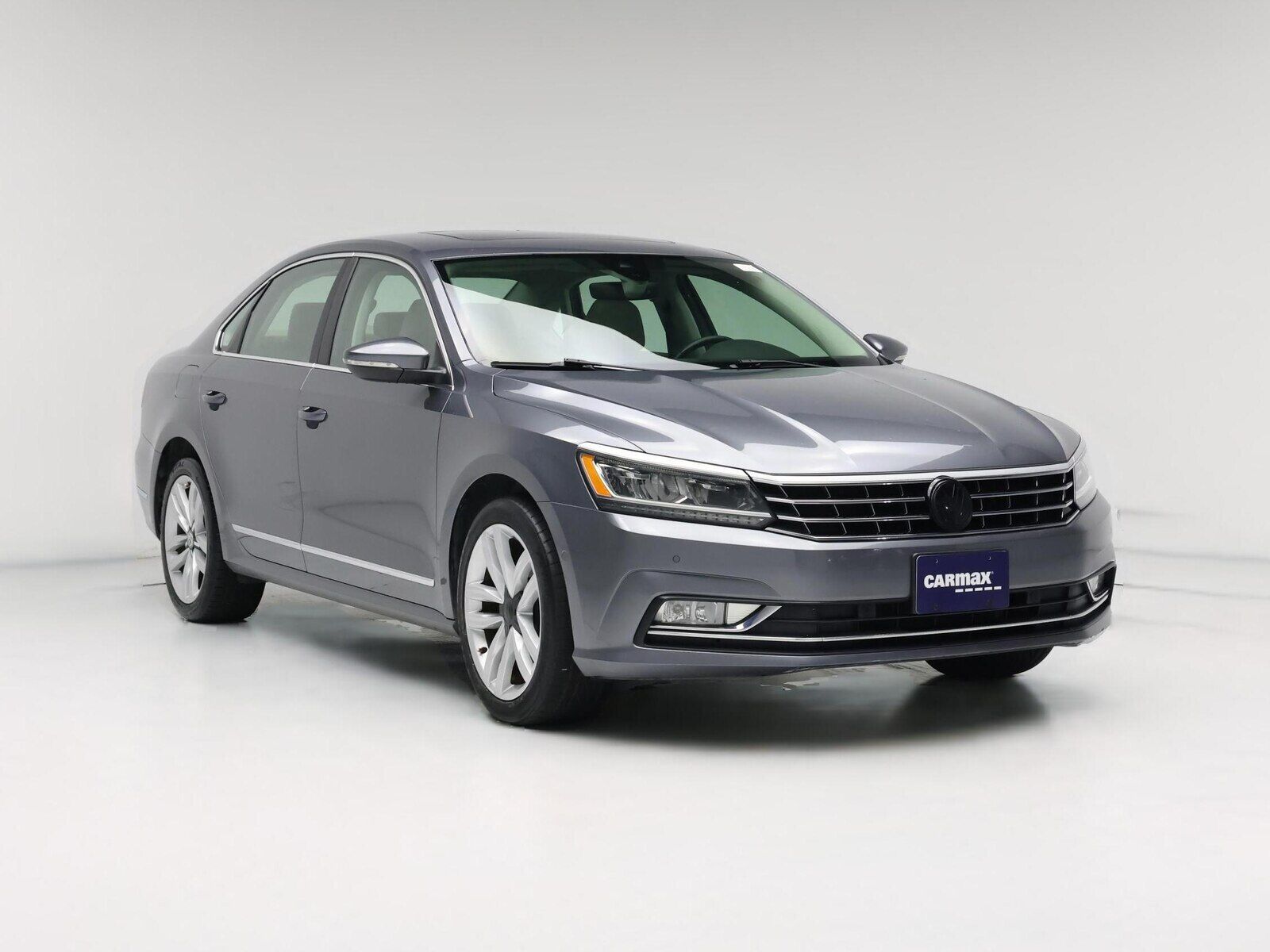 2016 VOLKSWAGEN Passat