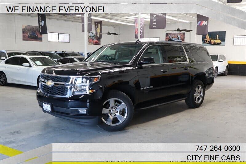2017 CHEVROLET Suburban