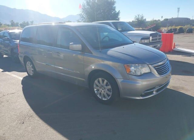 2013 CHRYSLER Town and Country