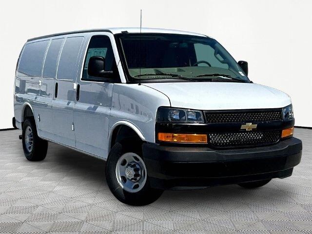 2026 CHEVROLET Express