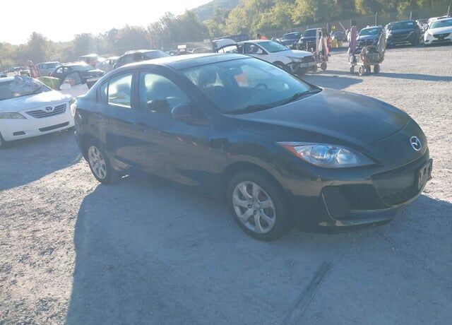 2013 MAZDA Mazda3