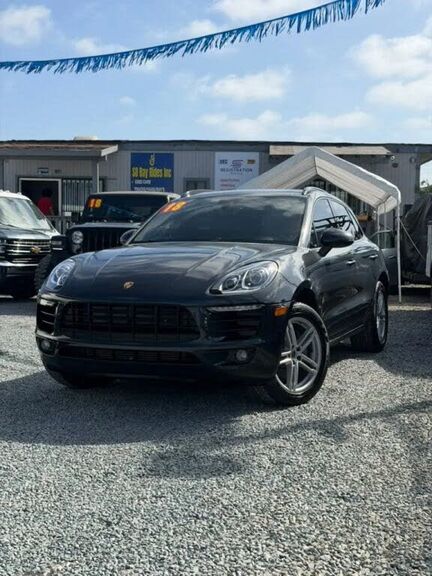 2018 PORSCHE Macan
