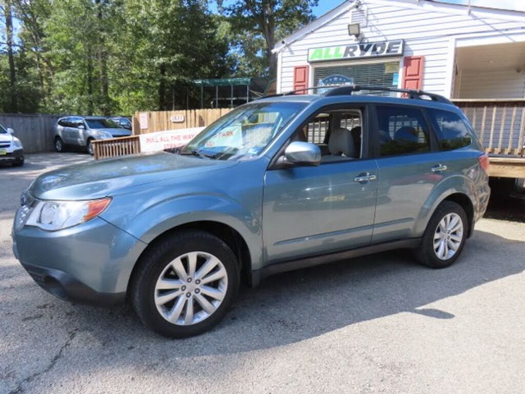 2011 SUBARU Forester