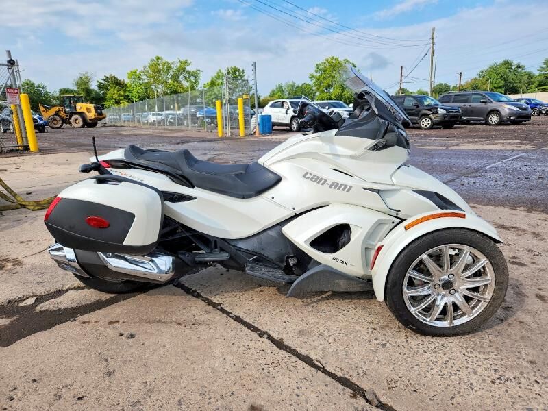 2015 SPYDER ST