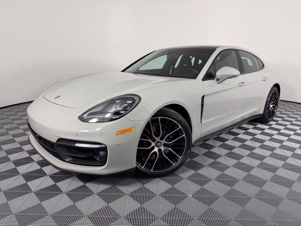 2023 PORSCHE Panamera