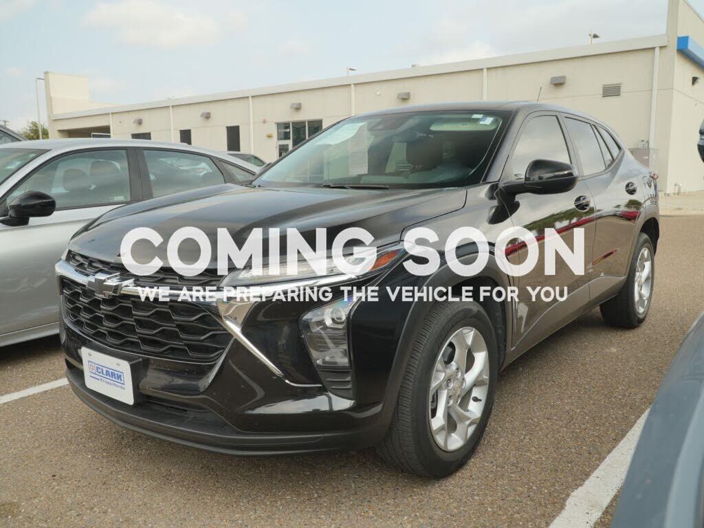 2025 CHEVROLET Trax