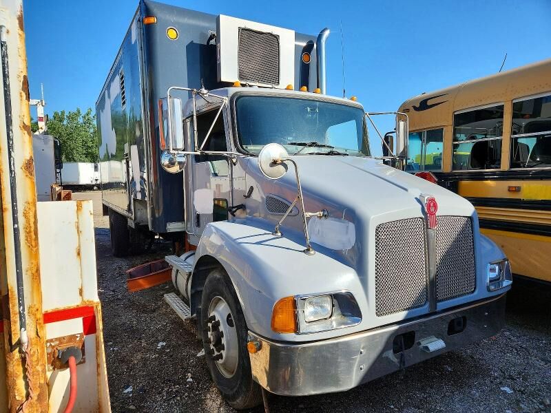 2006 KENWORTH T300