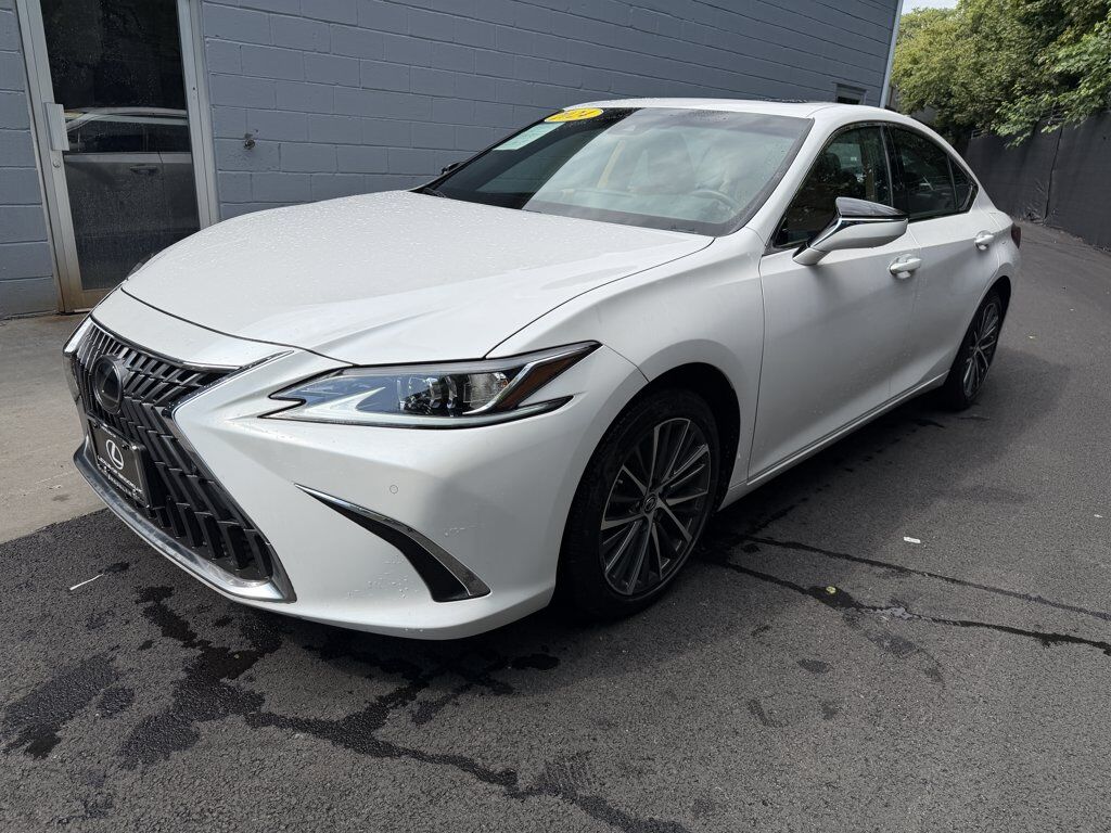 2024 LEXUS ES