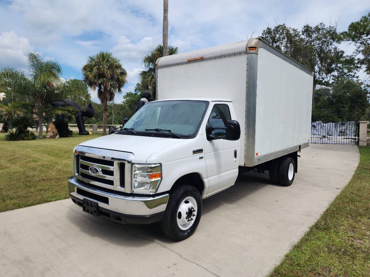2016 FORD E-350