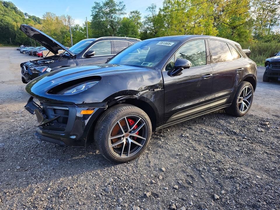 2025 PORSCHE Macan