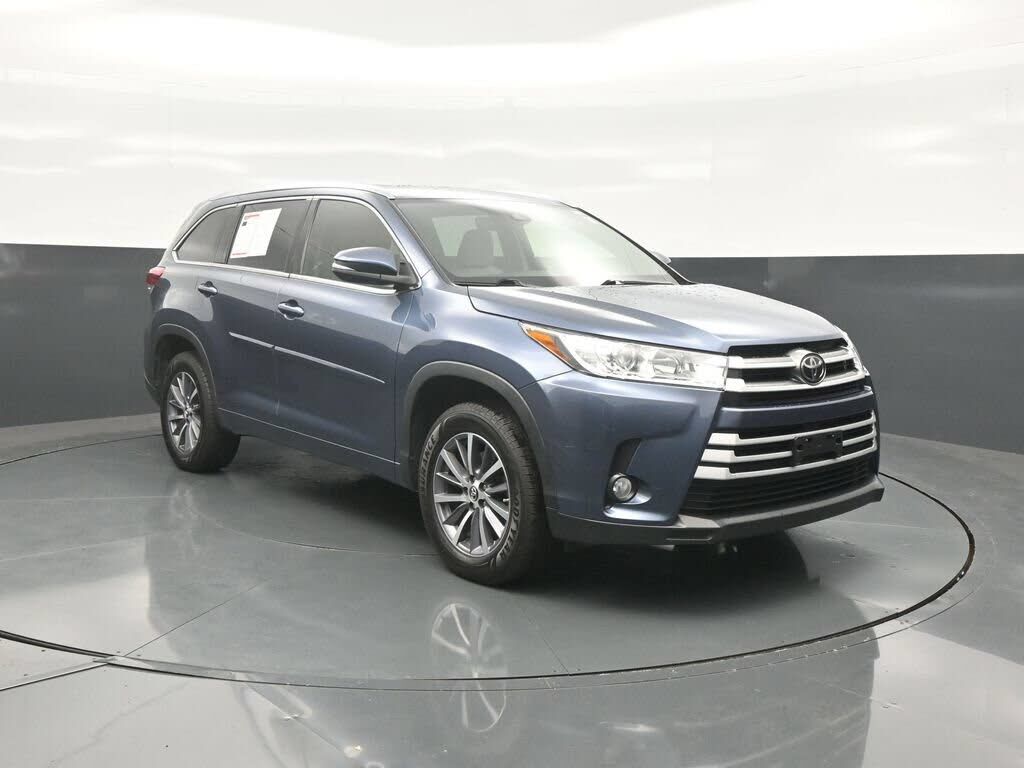 2017 TOYOTA Highlander