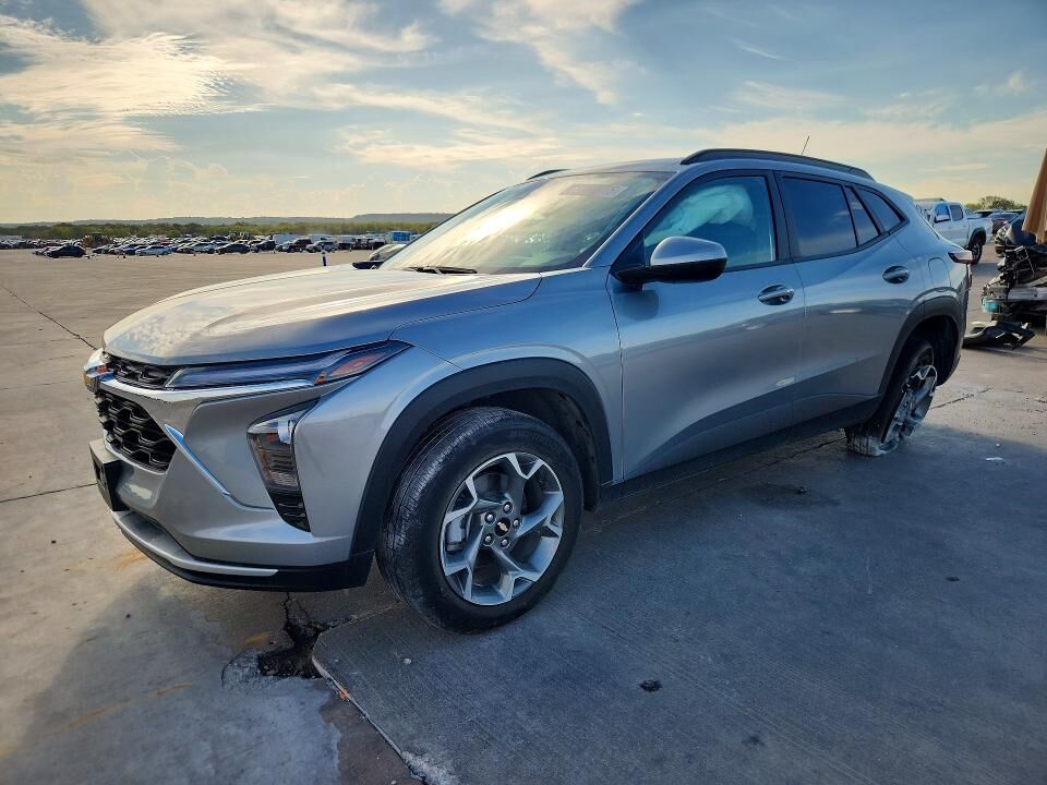 2024 CHEVROLET Trax