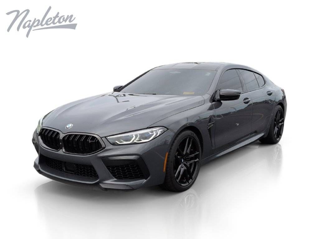 2022 BMW M8