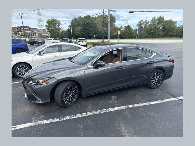 2024 LEXUS ES