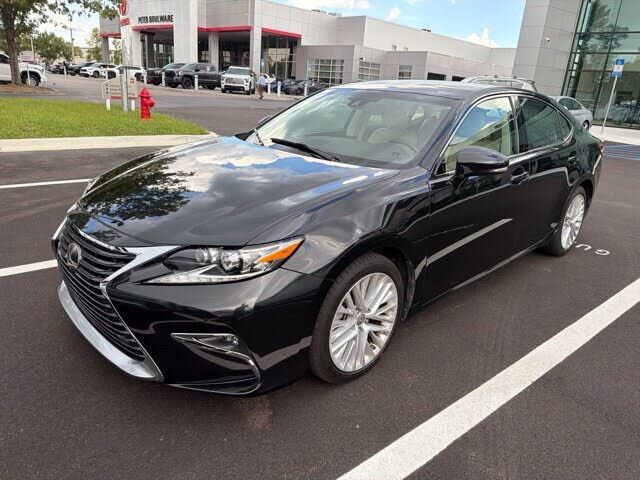 2017 LEXUS ES