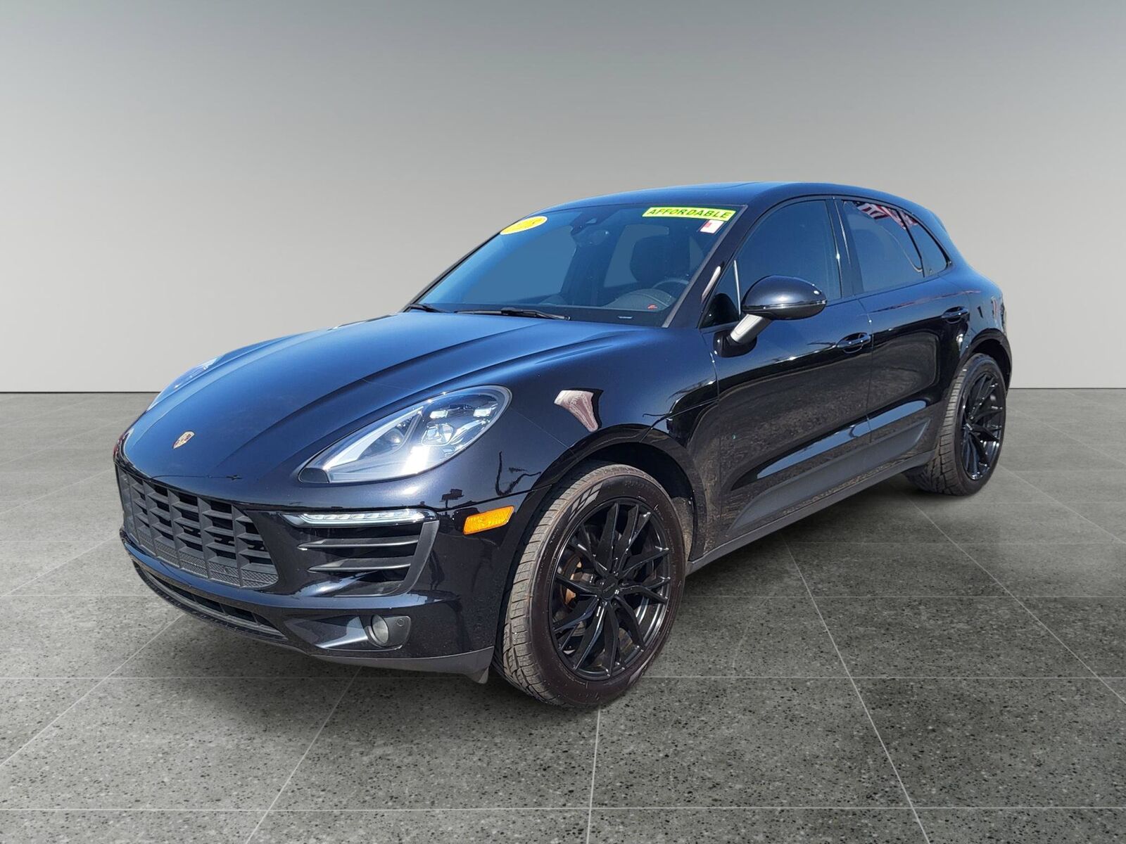 2018 PORSCHE Macan