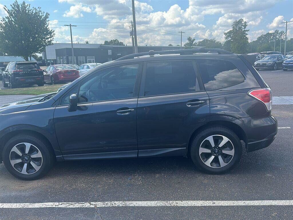 2017 SUBARU Forester