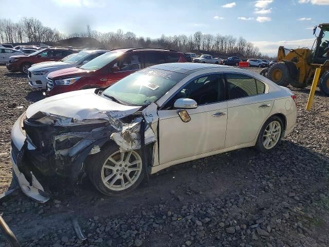 2010 NISSAN Maxima
