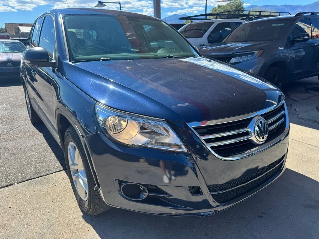 2011 VOLKSWAGEN Tiguan