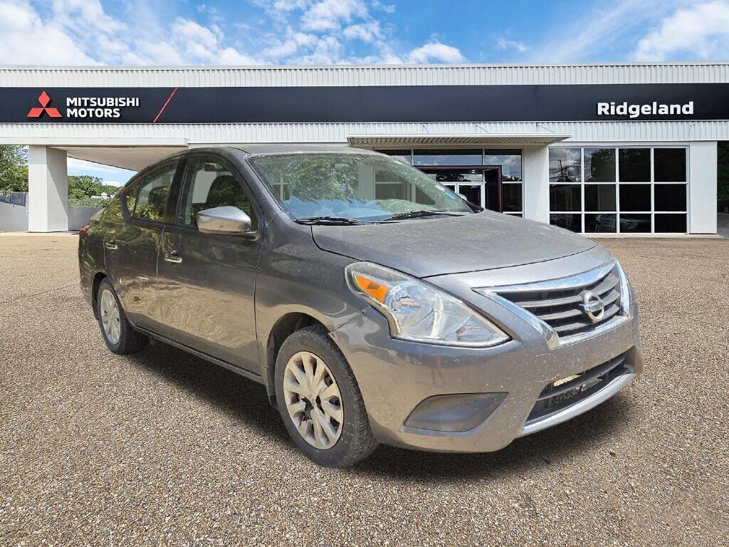 2017 NISSAN Versa