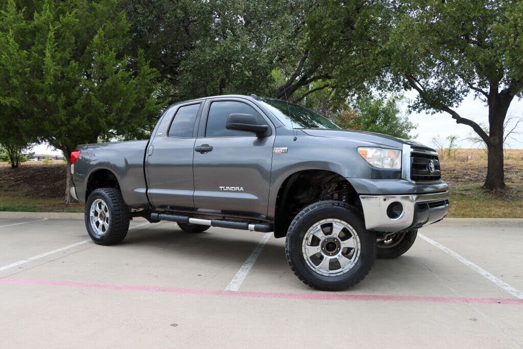 2011 TOYOTA Tundra