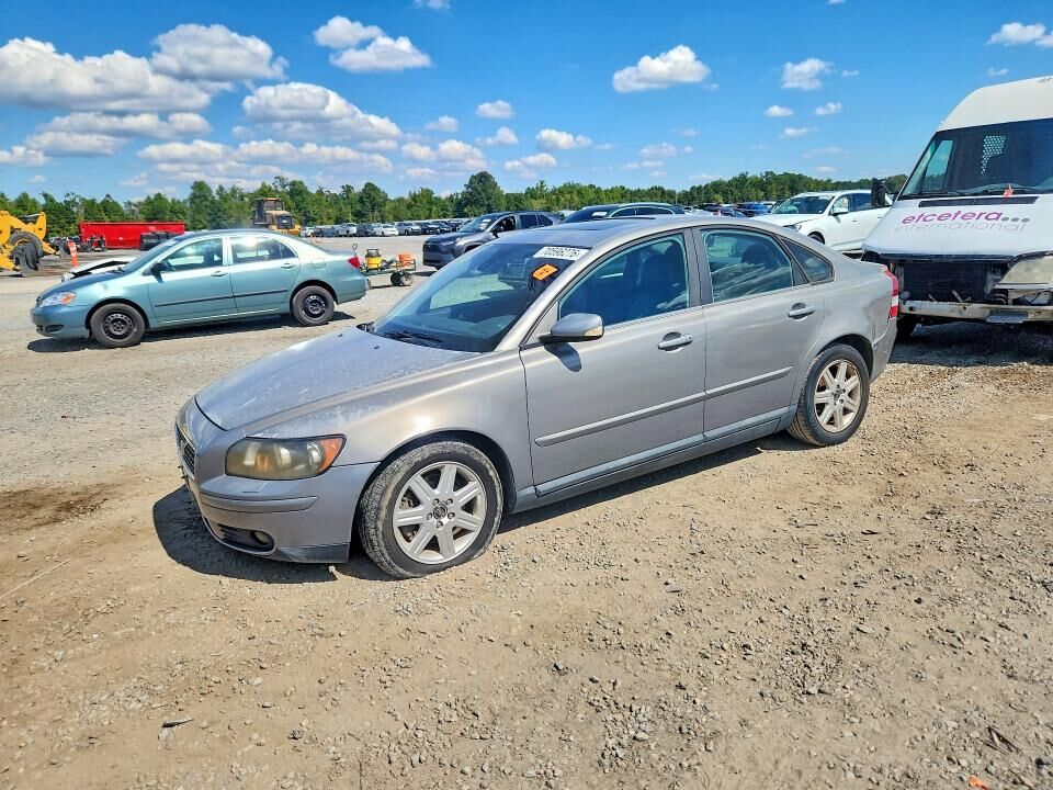 2005 VOLVO S40
