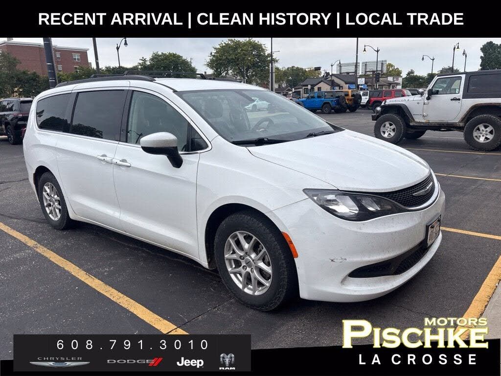 2021 CHRYSLER Voyager