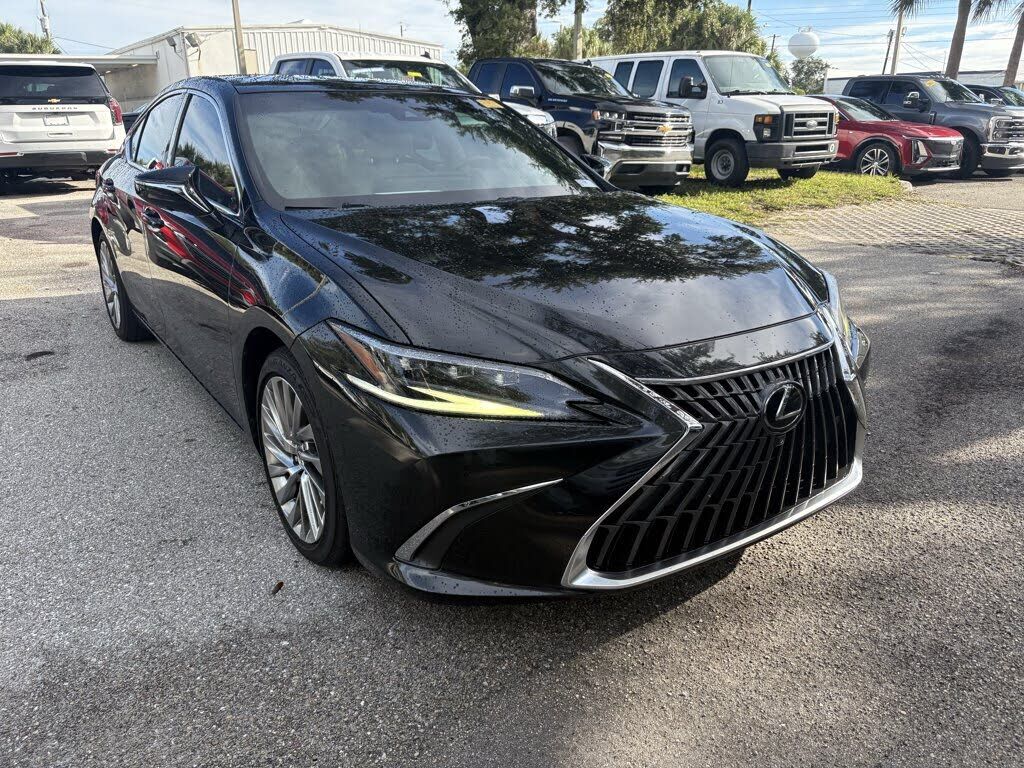 2022 LEXUS ES
