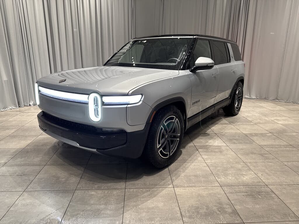2025 RIVIAN R1S
